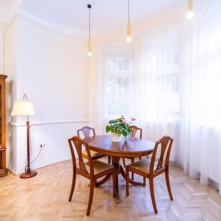 Kastely Apartman Eger Esterno foto