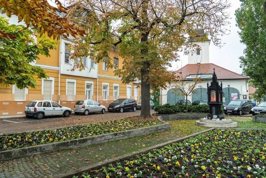 Kastely Apartman Eger Esterno foto